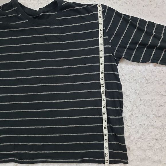 Cotton On Garments size large black and white striped long sleeve - Picture 4 of 7